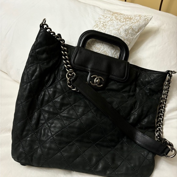 AUTHENTIC chanel hobo bag - Picture 2 of 7